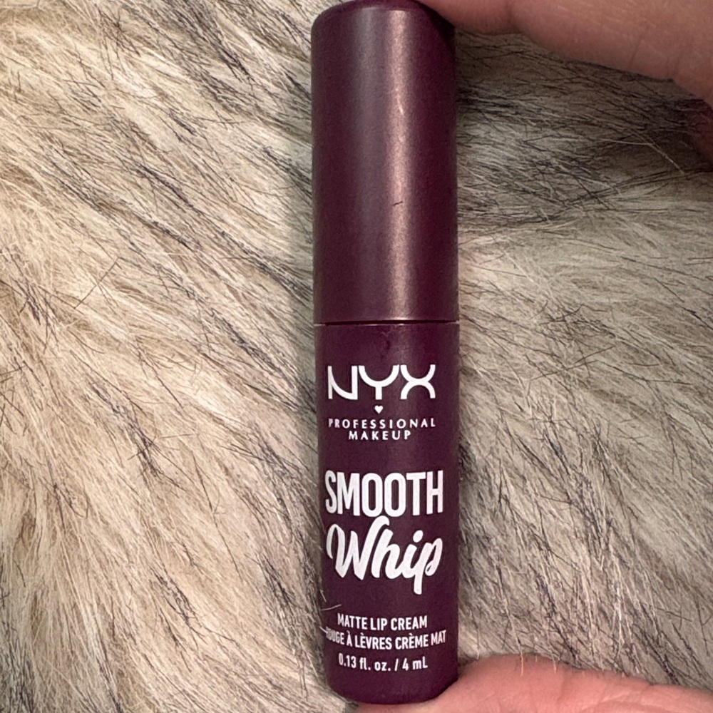 NYX Smooth Whip Matte Lip Cream in Shade Berry Bed Sheets